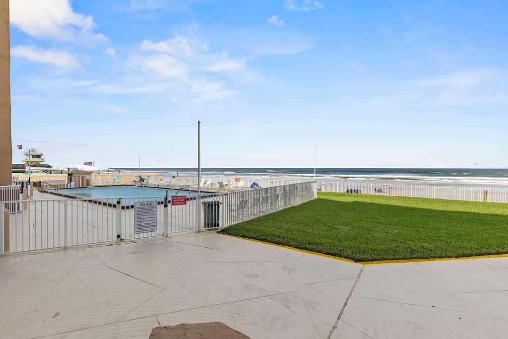 Oceanfront Condo at Oceania Beach Club - Pool, Balcony, Sleeps 6, Walk to Flagler Ave!