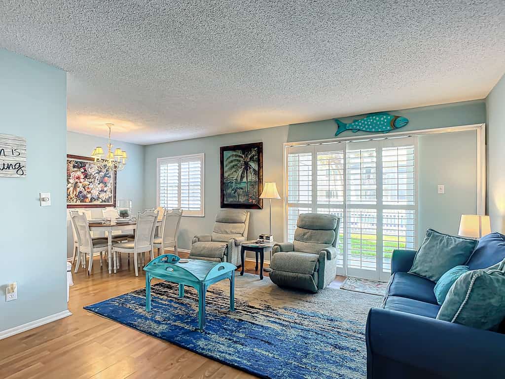 Beachfront Condo at Colony Beach Club - Ocean Views, Pool, Patio, Sleeps 4