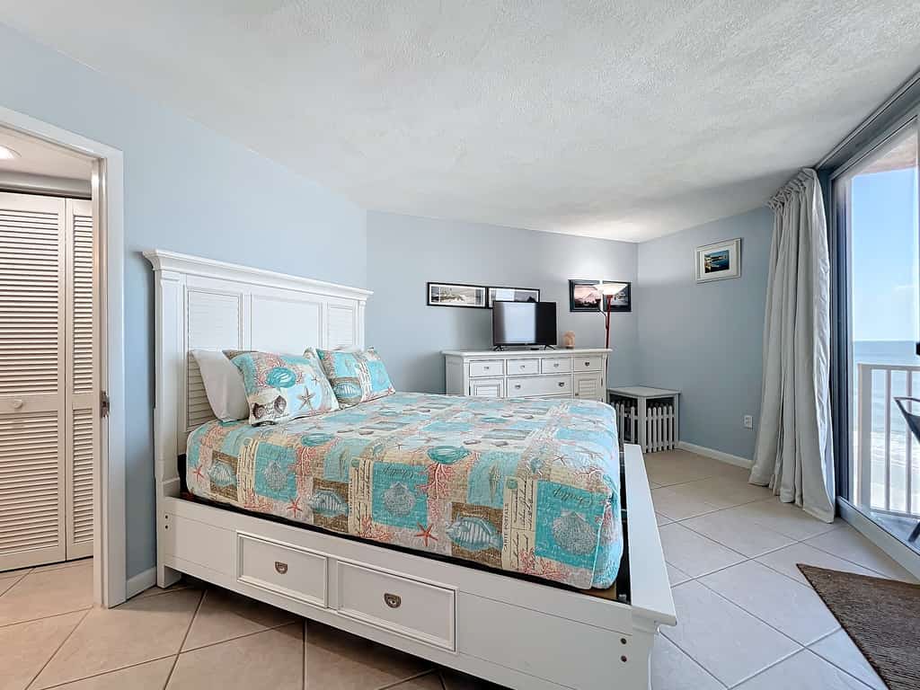 Ideal Family Friendly Beach Vacay.  Beachfront & Steps to Flagler Ave
