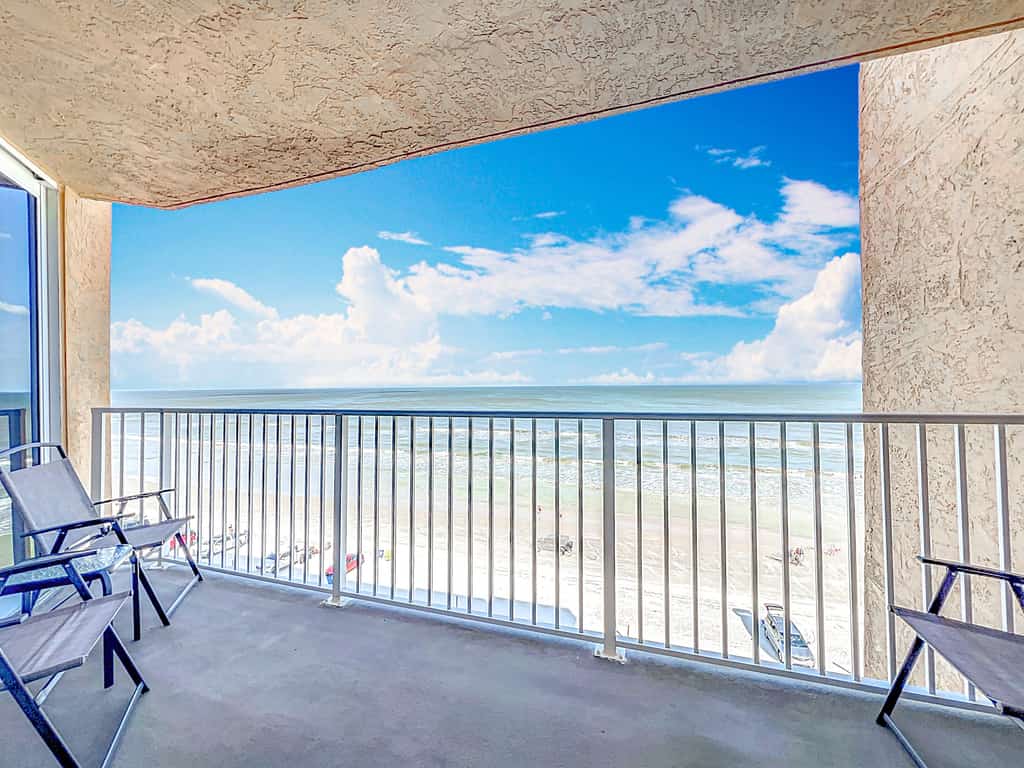 Ideal Family Friendly Beach Vacay.  Beachfront & Steps to Flagler Ave