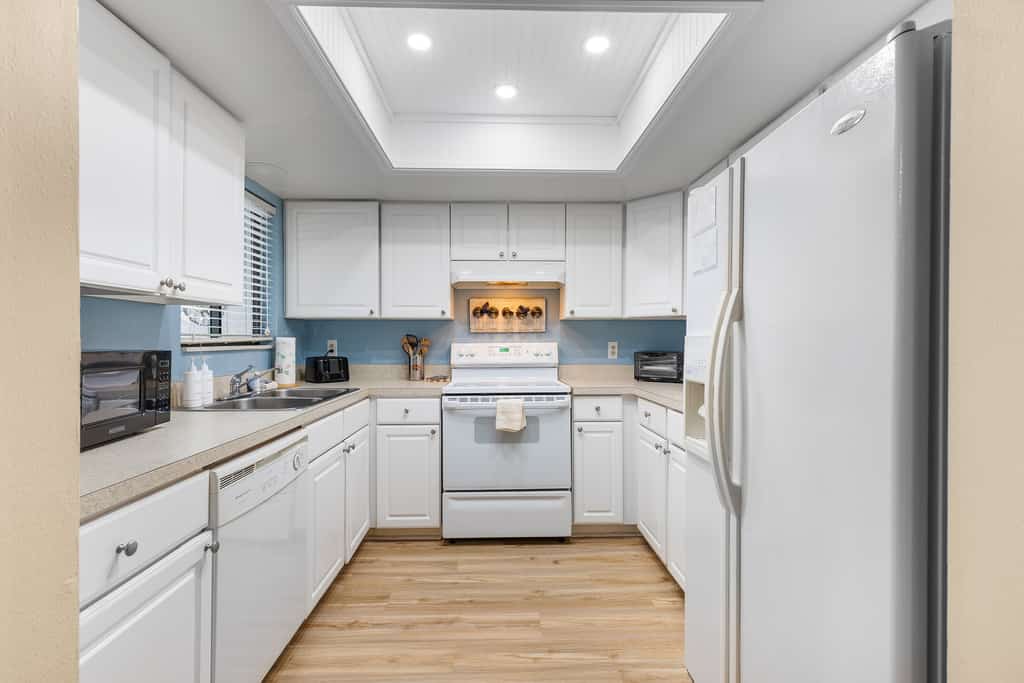 Relaxing Beach Villa | Walk to Ocean + 3 Pools, Tennis & Trails