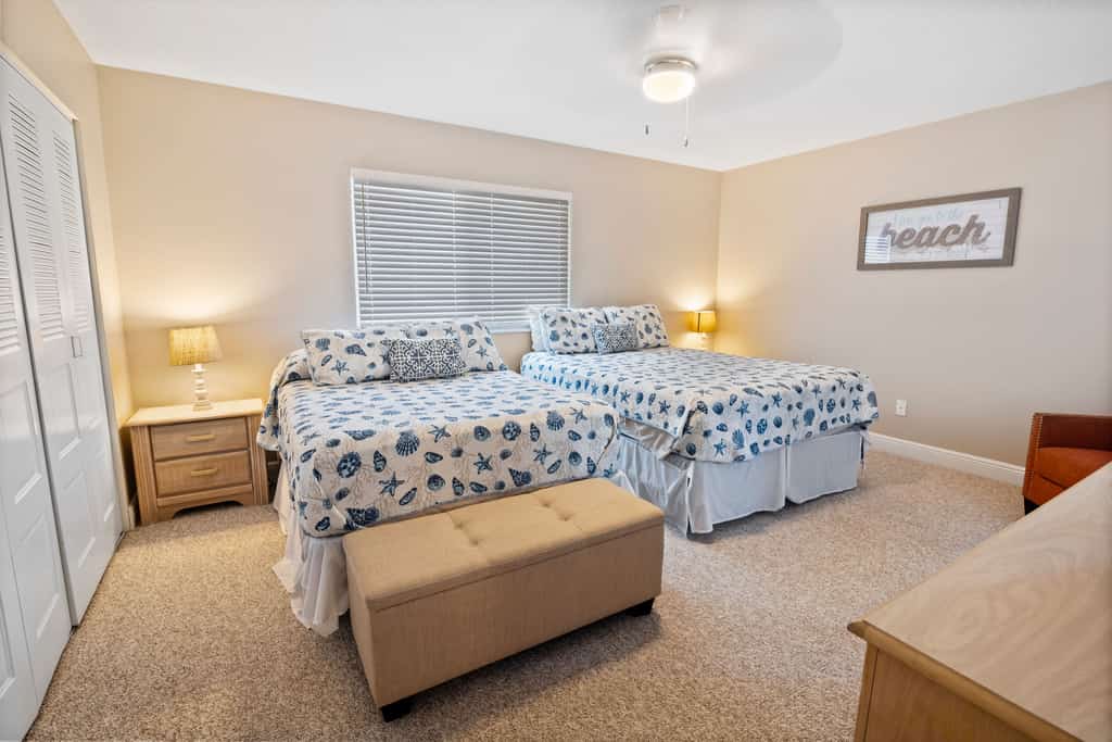 Beachside Retreat | Walk to Dining | Pet-Friendly & No-Drive Beach