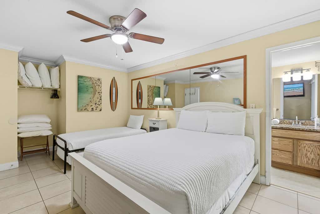 Oceanfront Balcony Condo – Walk to Dining, Splash Park & More