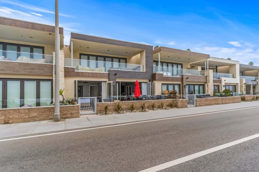 Oceanside Escape - Oceanfront - 700S-102