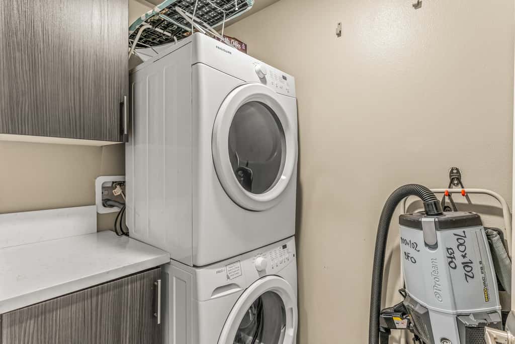 Oceanside Escape - Oceanfront - 700S-102