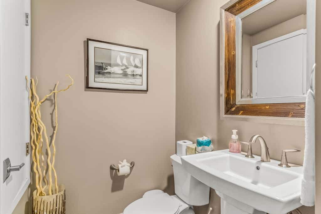 Oceanside Escape - Oceanfront - 700S-102