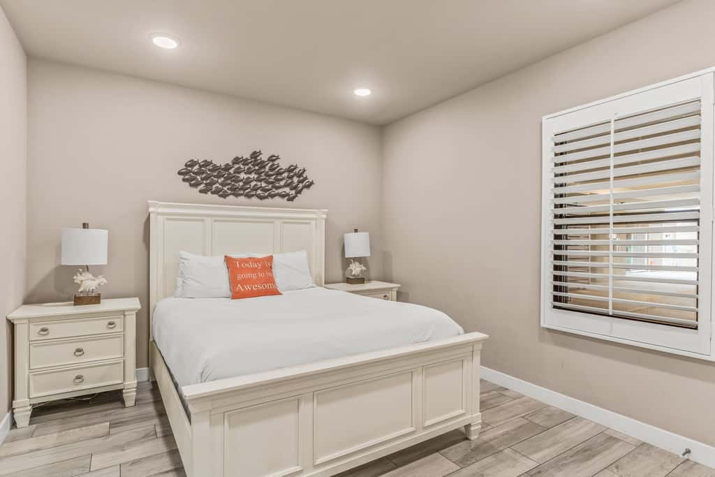 Oceanside Escape - Oceanfront - 700S-102