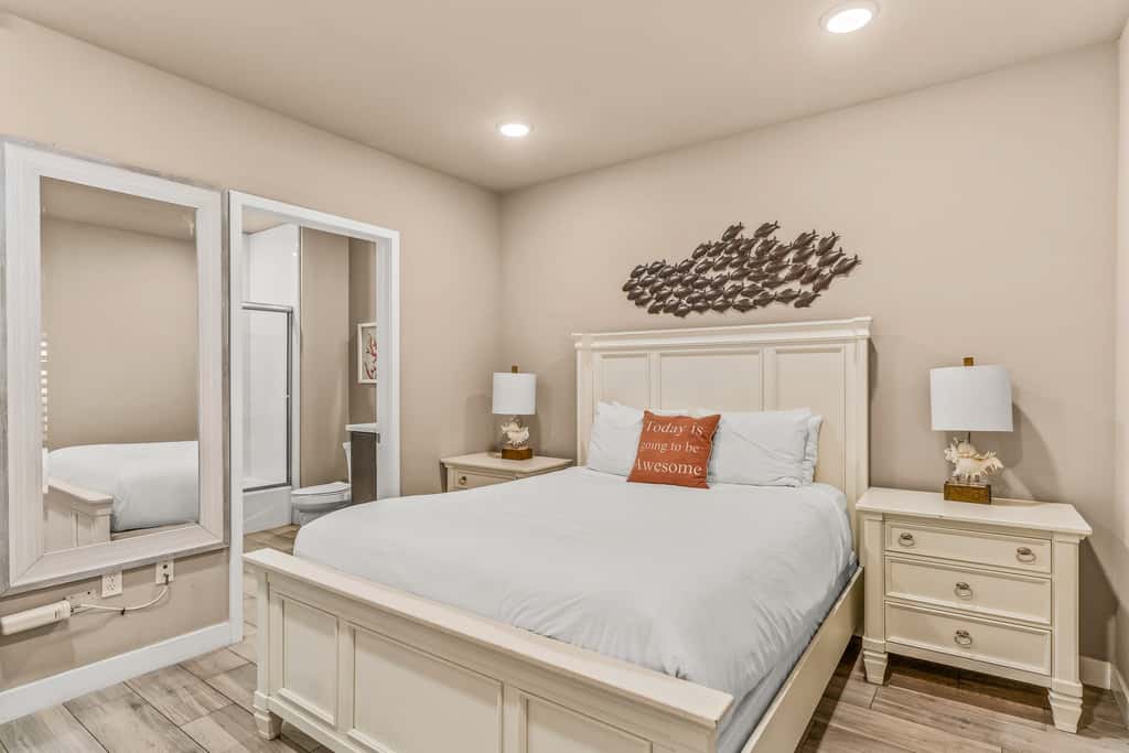 Oceanside Escape - Oceanfront - 700S-102