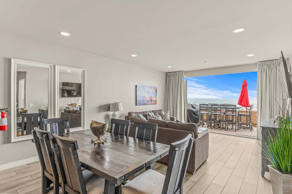 Oceanside Escape - Oceanfront - 700S-102