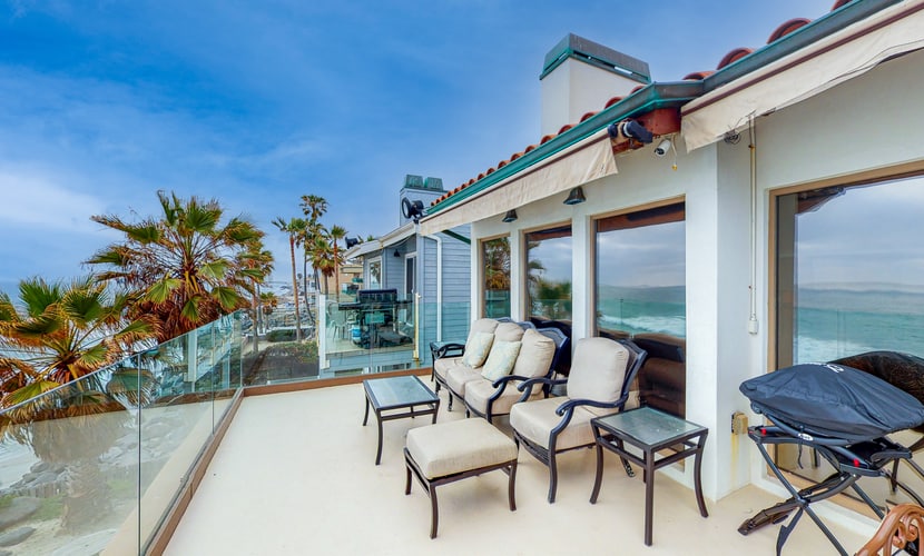 Luxury Beachfront Getaway - Main House