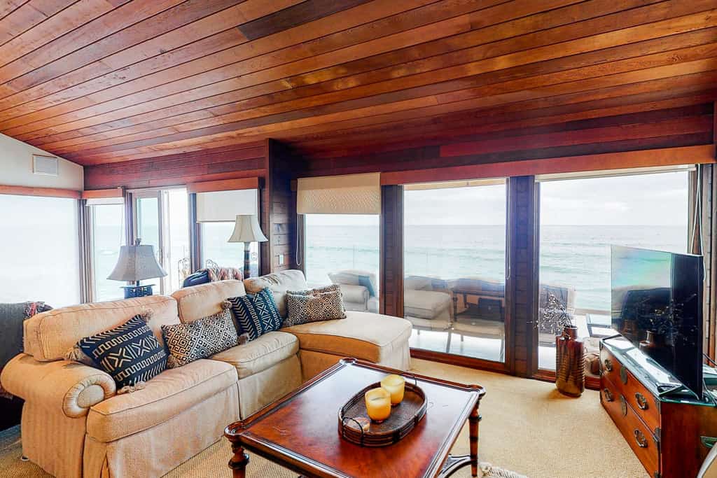 Luxury Beachfront Getaway - Main House