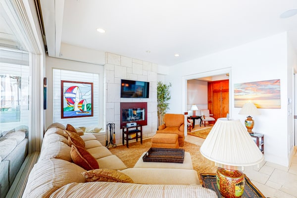 Luxury Beachfront Getaway - Main House