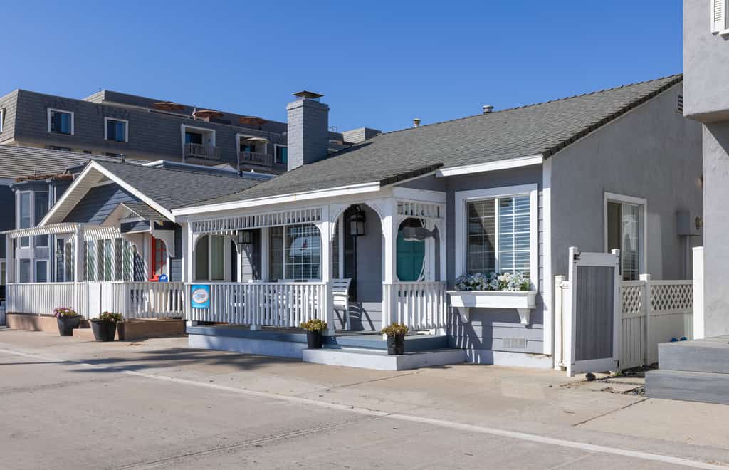 The Strand Cottage Beachfront