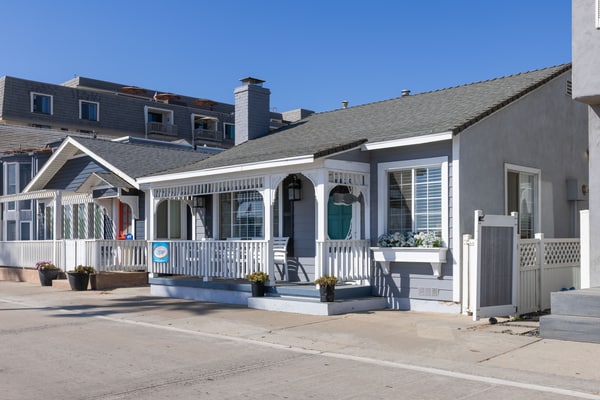The Strand Cottage Beachfront
