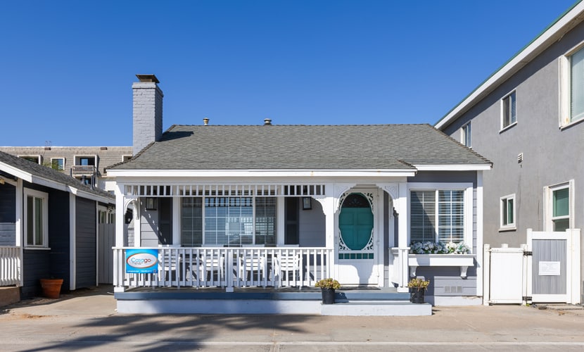 The Strand Cottage Beachfront