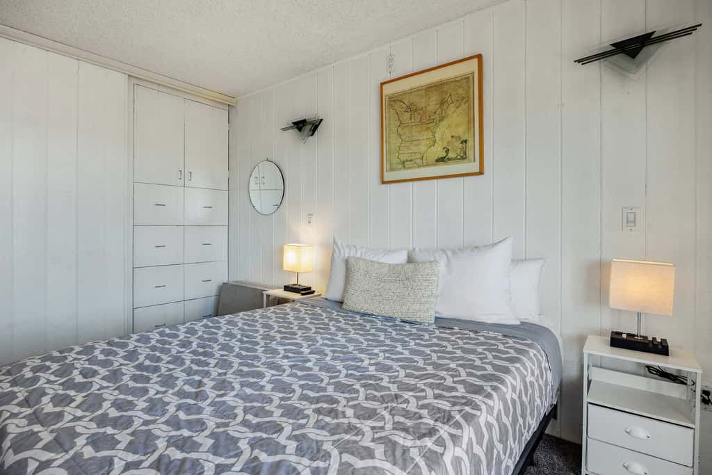 Shoreline Hideaway