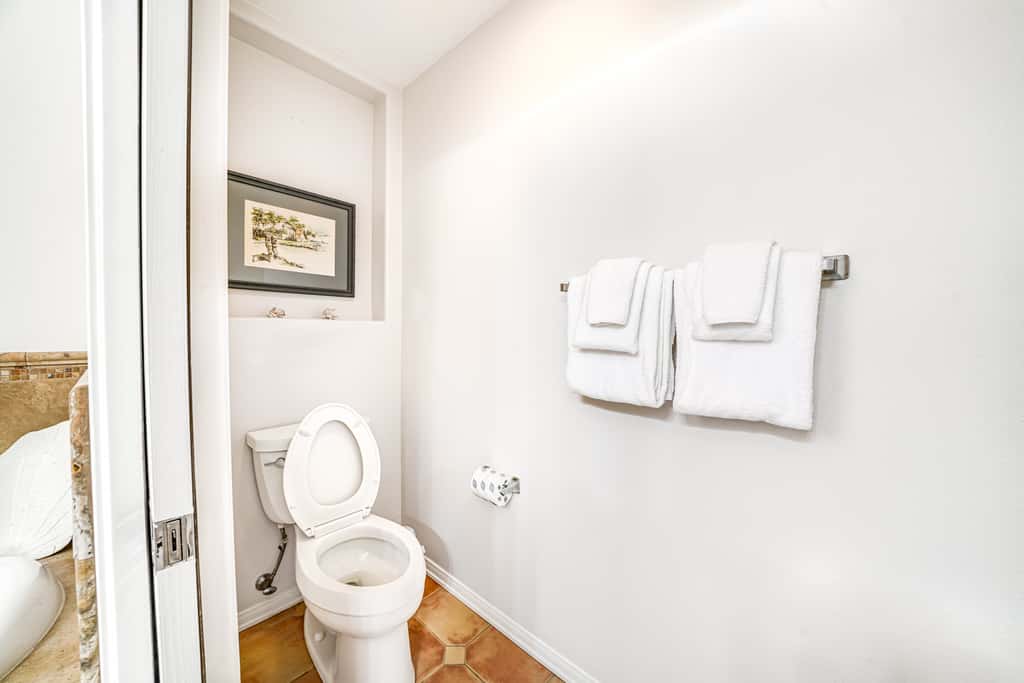 Ocean Pointe Getaway - 30-Night Minimum