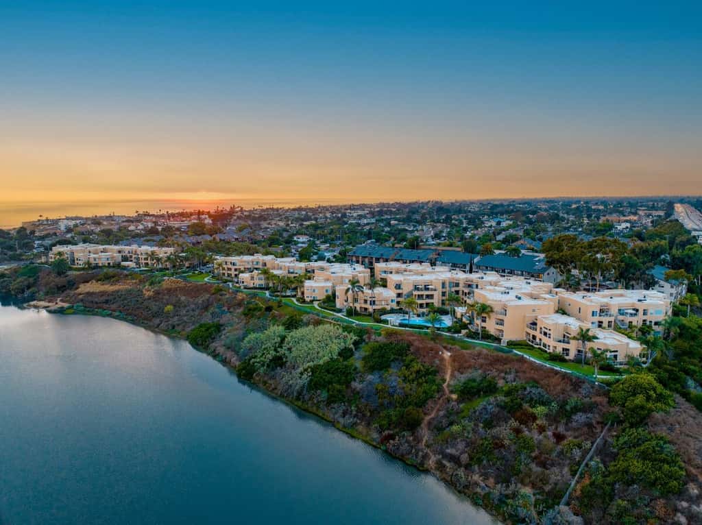 Lagoon Sunrise 205 - 30-Night Minimum