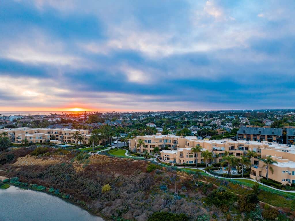 Lagoon Sunrise 205 - 30-Night Minimum