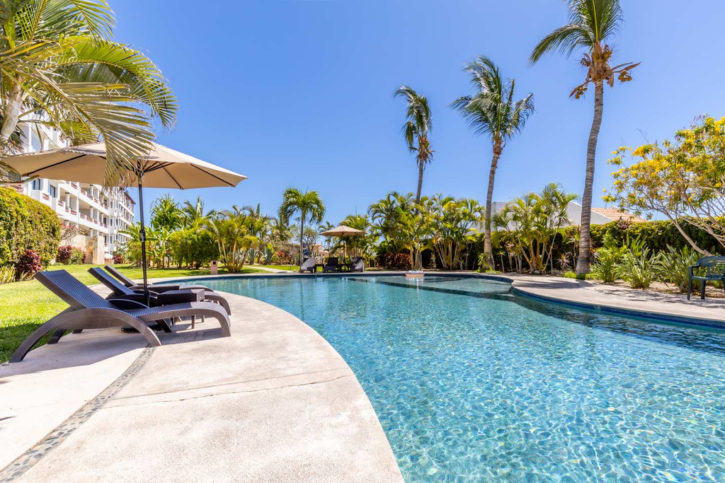 Spacious 2 BR Condo in San Jose - Pool - Tennis