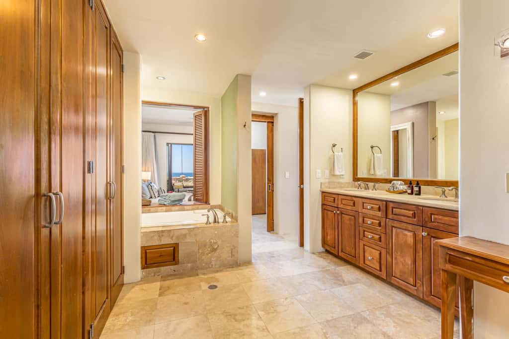 Spacious 2 BR Condo in San Jose - Pool - Tennis