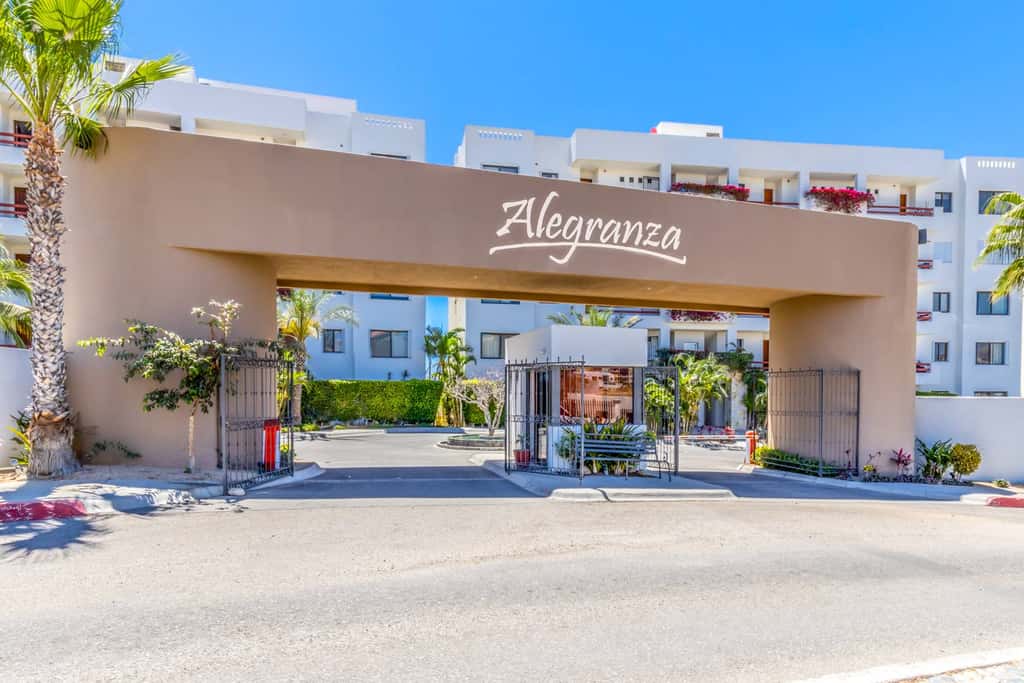 Spacious 2 BR Condo in San Jose - Pool - Tennis
