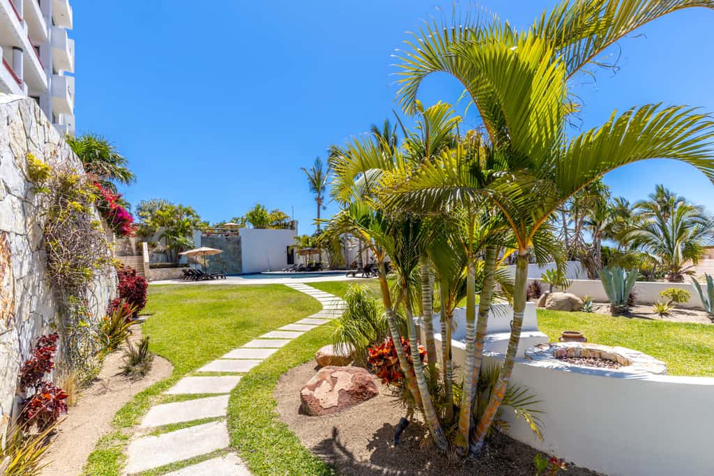 Spacious 2 BR Condo in San Jose - Pool - Tennis