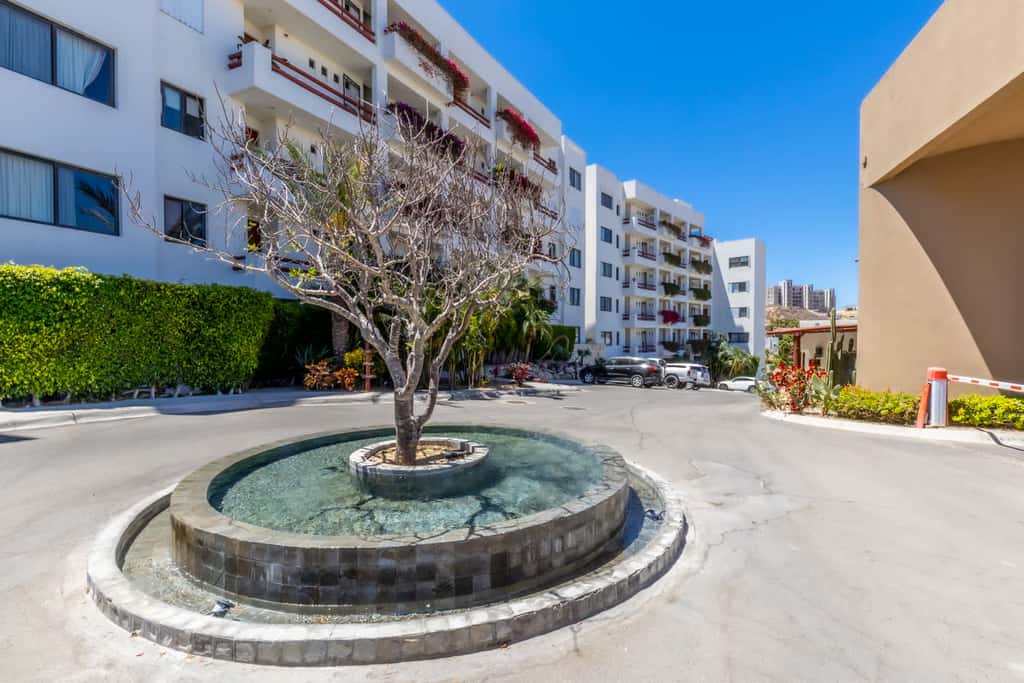Spacious 2 BR Condo in San Jose - Pool - Tennis