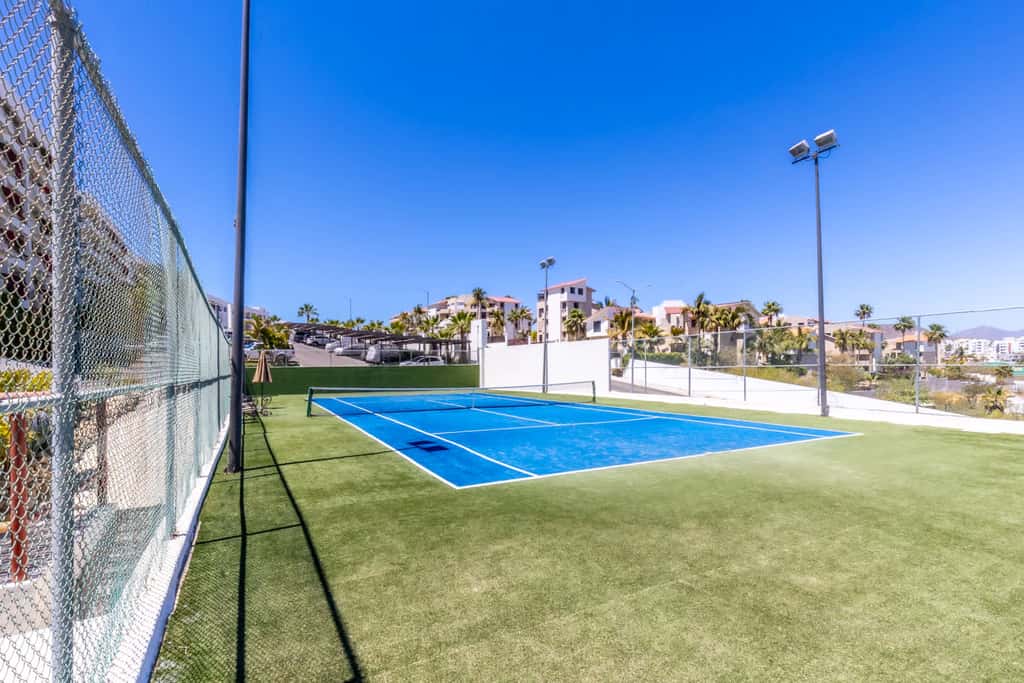 Spacious 2 BR Condo in San Jose - Pool - Tennis