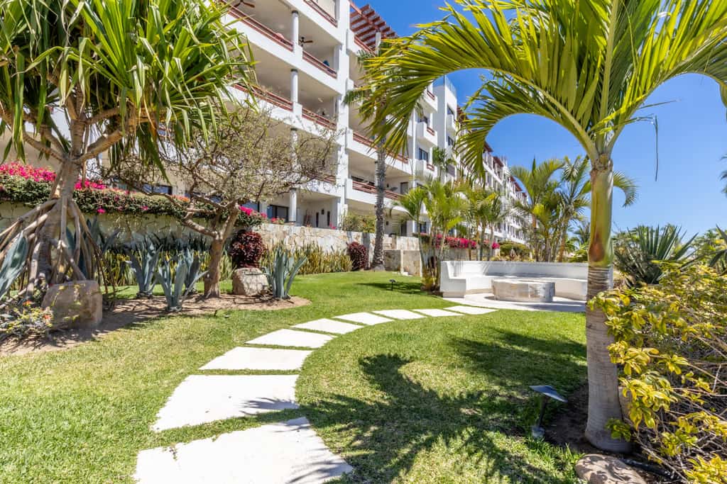 Spacious 2 BR Condo in San Jose - Pool - Tennis