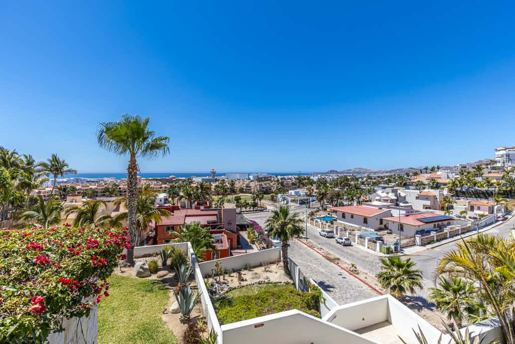 Spacious 2 BR Condo in San Jose - Pool - Tennis