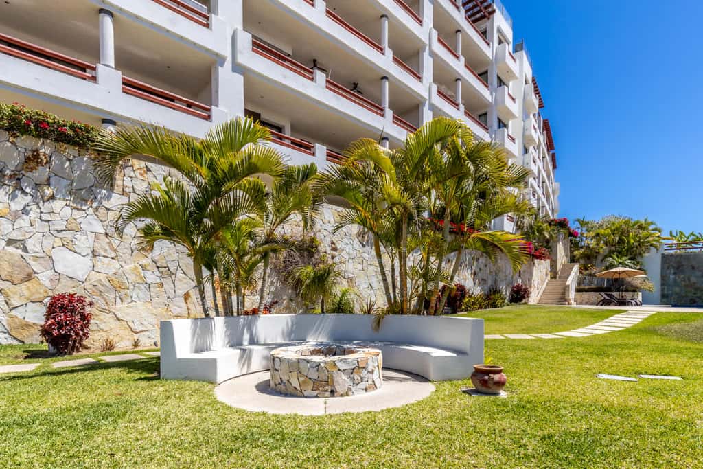 Spacious 2 BR Condo in San Jose - Pool - Tennis