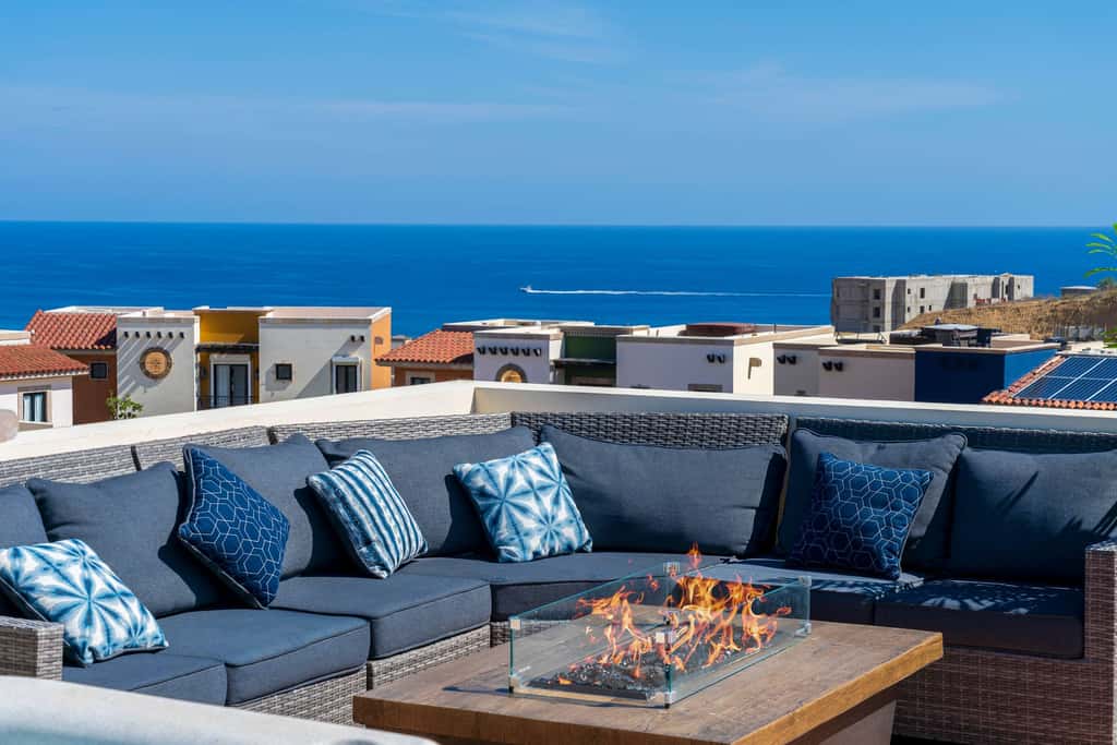 Luxury House. Ocean View Roof Top. Private jacuzzi