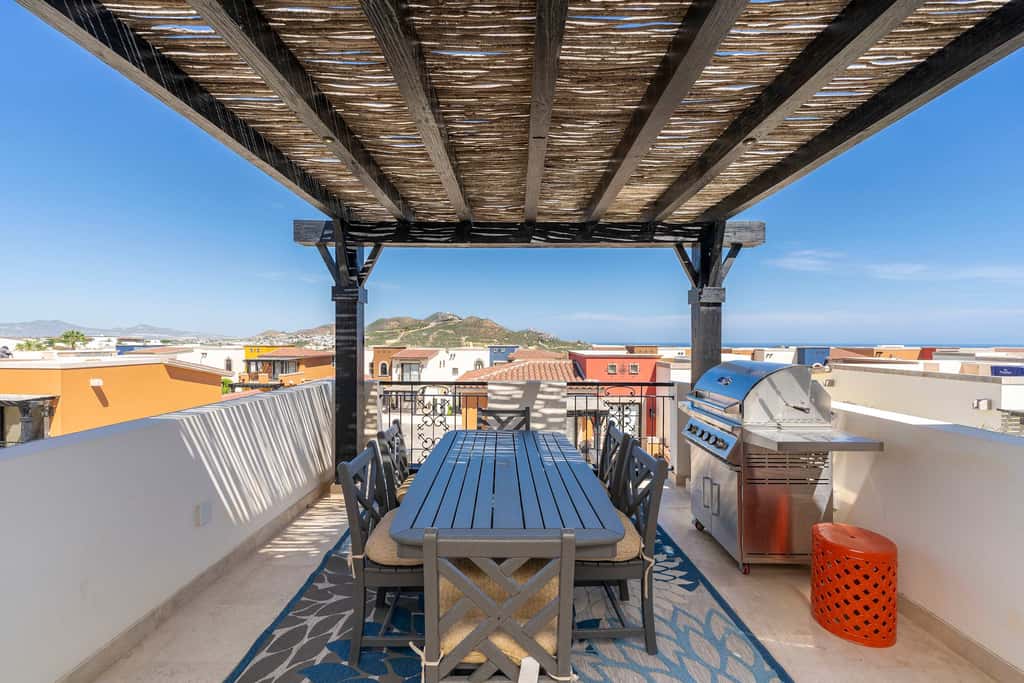 Luxury House. Ocean View Roof Top. Private jacuzzi