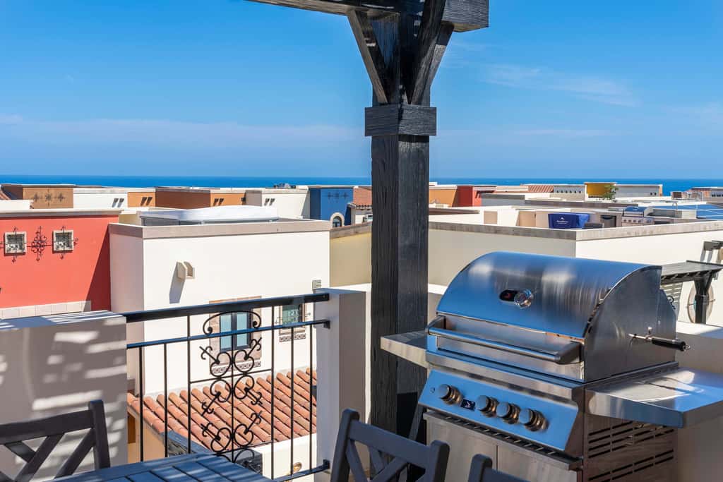 Luxury House. Ocean View Roof Top. Private jacuzzi