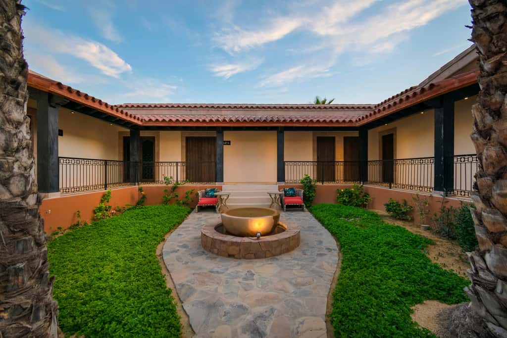 Luxury House. Ocean View Roof Top. Private jacuzzi