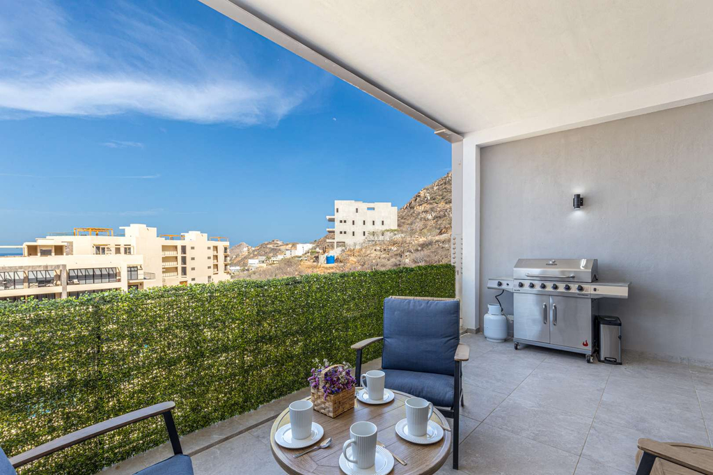 Splendid 2 BR Condo with Private Terrace - BBQ