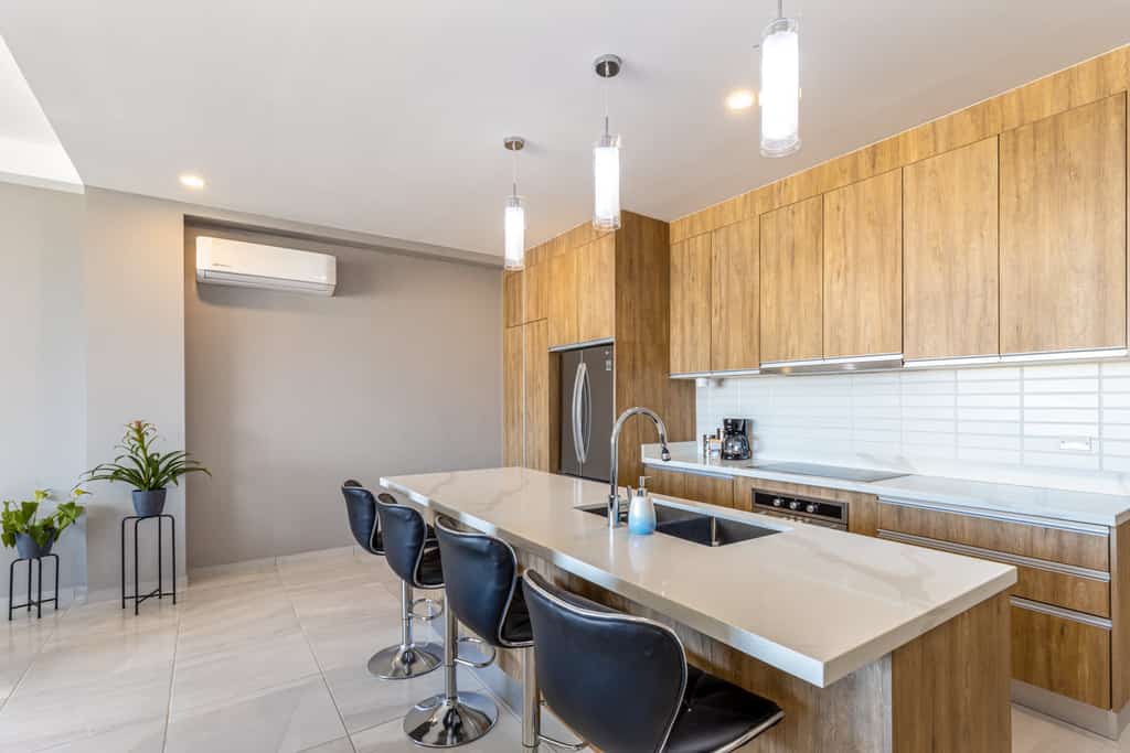 Enjoy this brand-new  two-bedroom apartment close to the  Marina area and downtown Cabo San Lucas
• One king bed, and a queen bed
• Private balcony with outdoor furniture 
• Fully equipped kitchen and fast Wi-Fi 
• Close to  gourmet restaurants and vibrant nightlife
• Five minutes driving to the Marina of Cabo San Lucas
• Near "Cerro de la Z" perfect for hiking 
• Air conditioning in all rooms
• One parking space available
• 24/7 security camaras
• Perfect for short/mid-term stays!