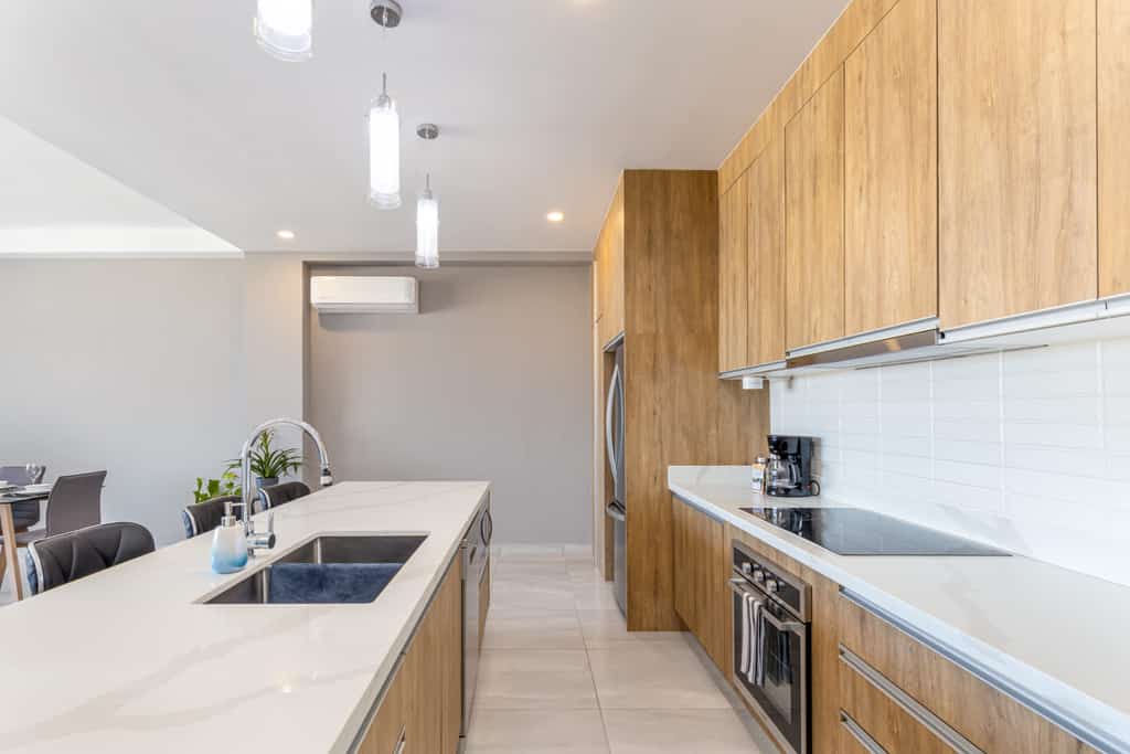 Enjoy this brand-new  two-bedroom apartment close to the  Marina area and downtown Cabo San Lucas
• One king bed, and a queen bed
• Private balcony with outdoor furniture 
• Fully equipped kitchen and fast Wi-Fi 
• Close to  gourmet restaurants and vibrant nightlife
• Five minutes driving to the Marina of Cabo San Lucas
• Near "Cerro de la Z" perfect for hiking 
• Air conditioning in all rooms
• One parking space available
• 24/7 security camaras
• Perfect for short/mid-term stays!