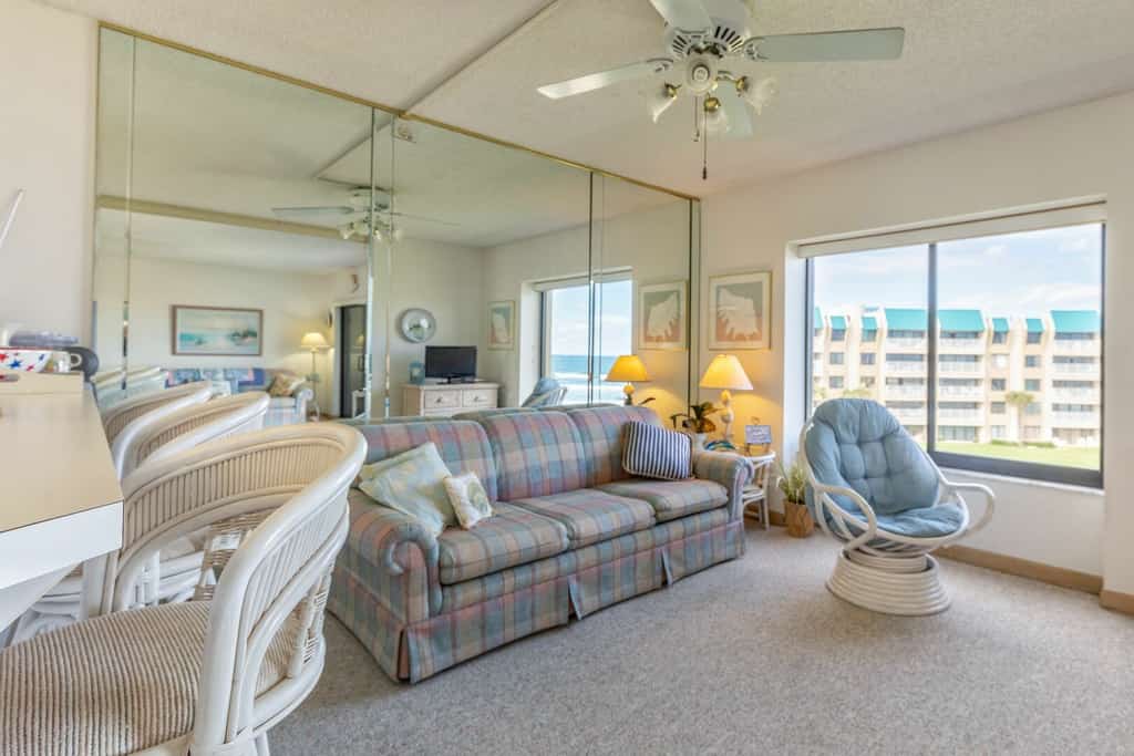 Oceanview Retreat | No-Drive Beach | Relaxing Escape for Couples & Snowbirds