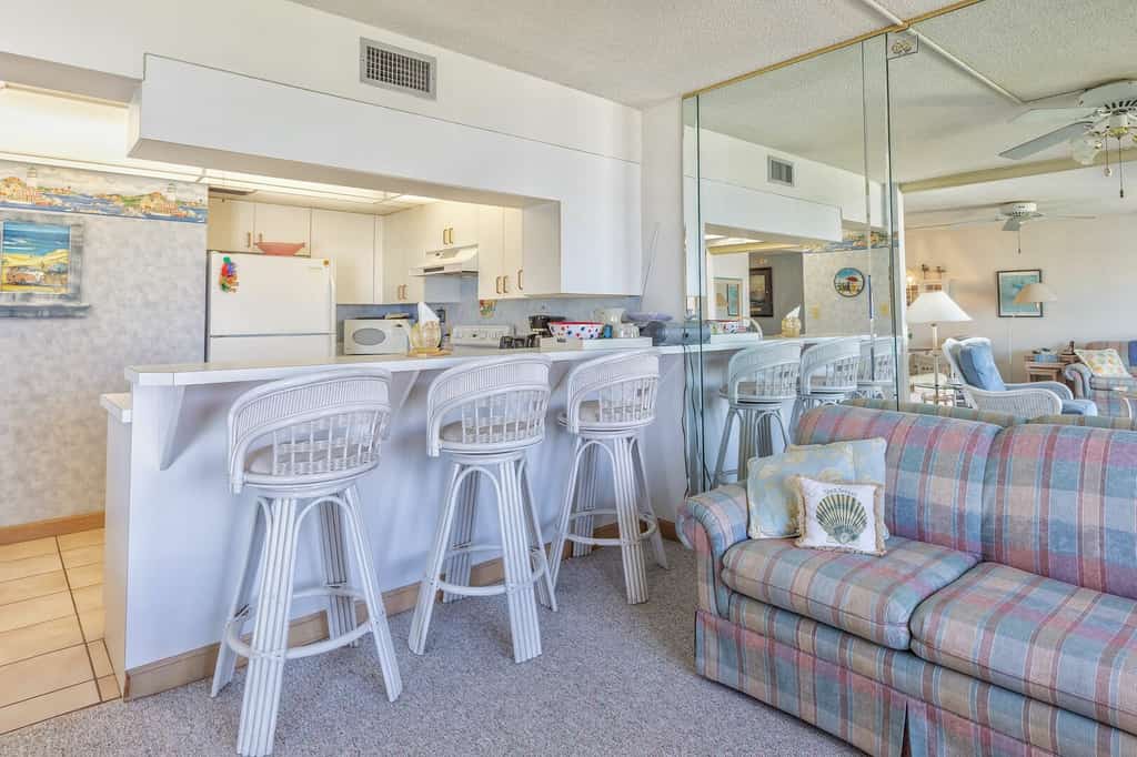 Oceanview Retreat | No-Drive Beach | Relaxing Escape for Couples & Snowbirds