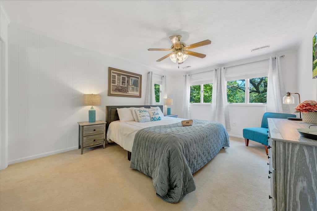 LAKE Emerald Shores