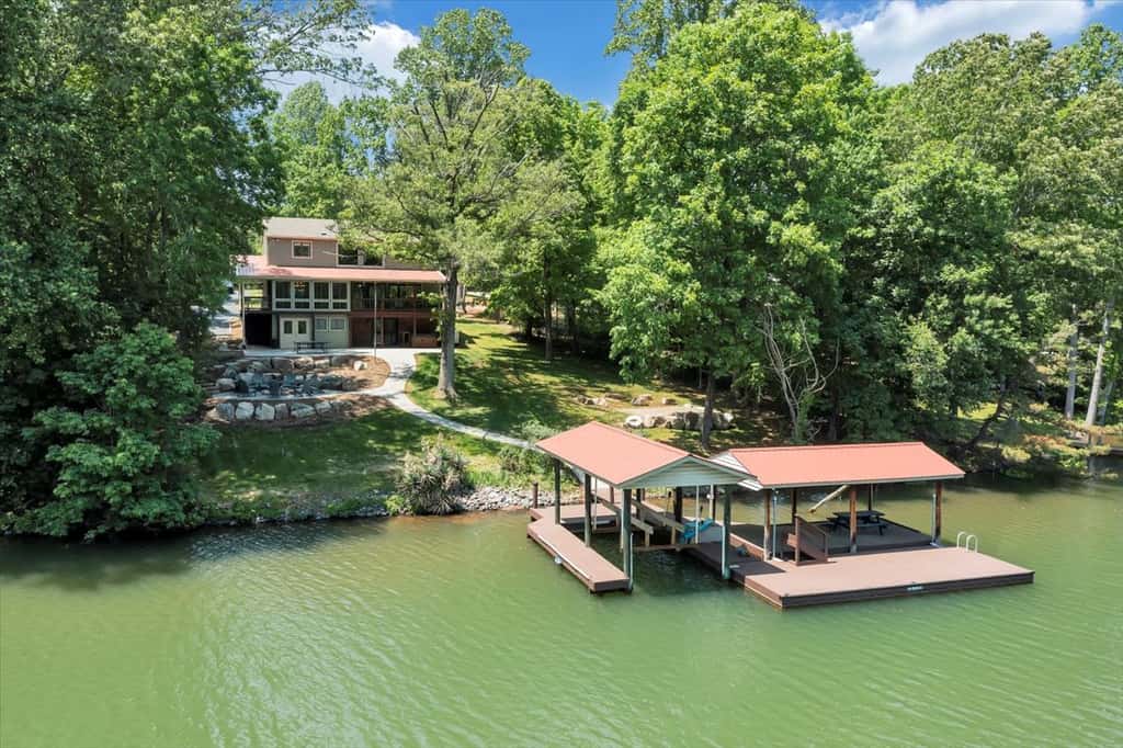 LAKE Emerald Shores