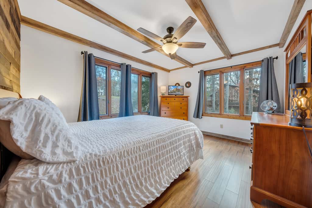 LAKEside Lodge