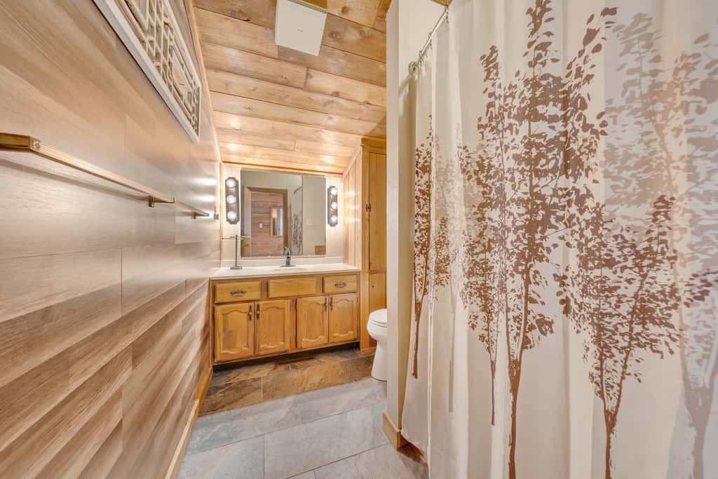 LAKEside Lodge
