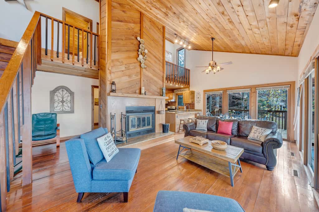 LAKEside Lodge
