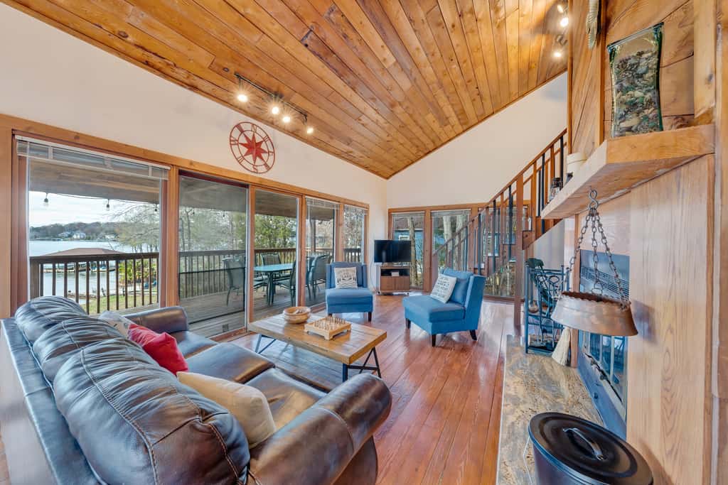 LAKEside Lodge