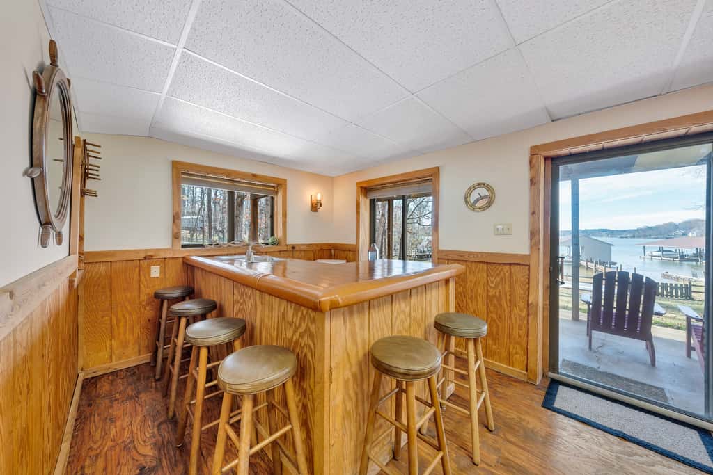 LAKEside Lodge