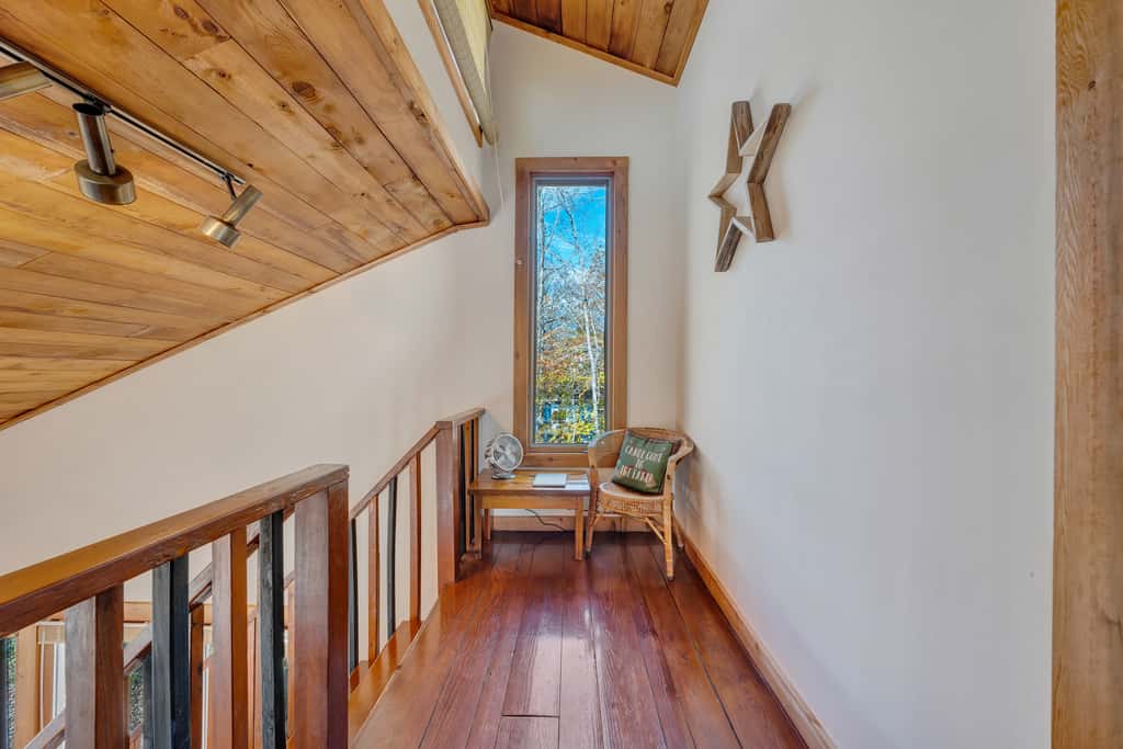 LAKEside Lodge