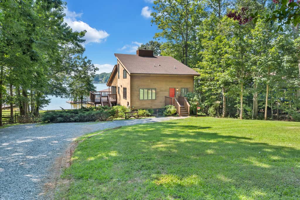 LAKEside Lodge